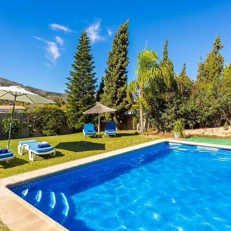 In Big Garden Fantastic Pool Villa *