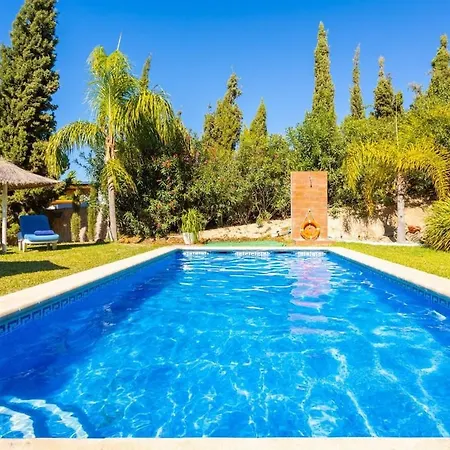In Big Garden Fantastic Pool * Nerja